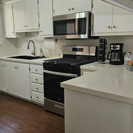 Homey 2Br Home Near Downtown & Airport